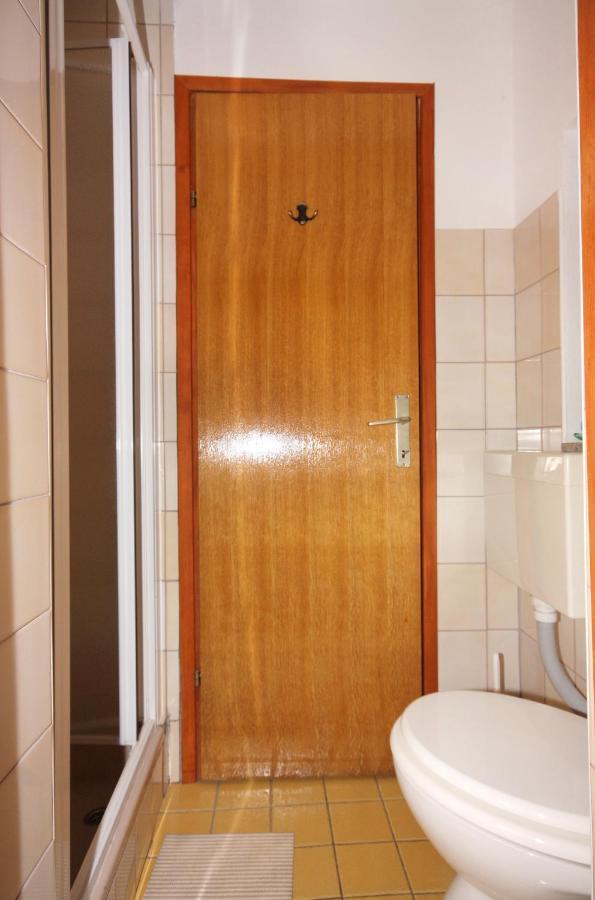 Apartments And Rooms With Parking Space Vrbnik, Krk - 5301 エクステリア 写真